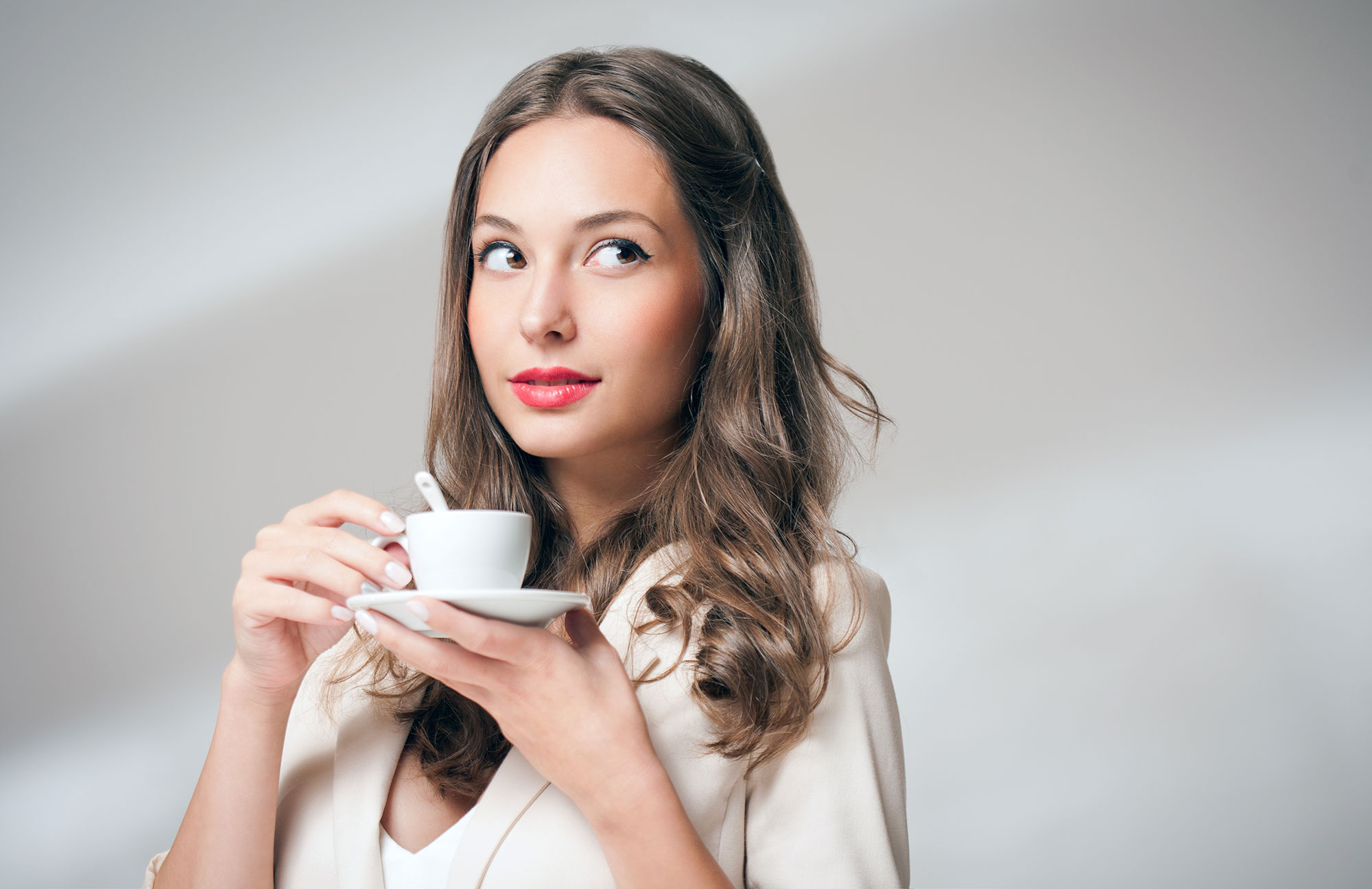 https://tdev.worekkawy.pl/wp-content/uploads/2022/03/young-woman-drinking-coffee-Worek-Kawy.jpg